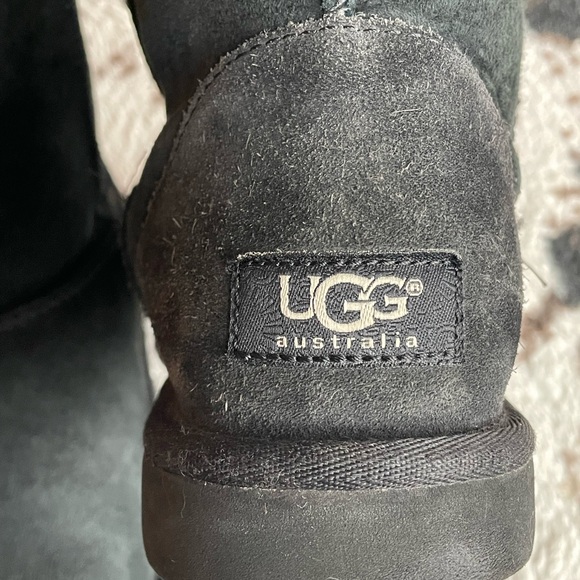 Low Black UGG boots, size 7 in women’s. - Picture 2 of 4